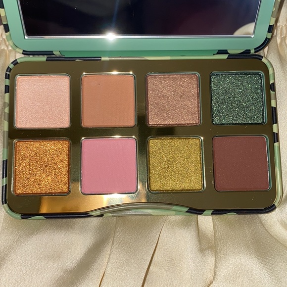 TOO FACED MAJOR LOVE EYESHADOW PALLET⭐️💓 - Picture 2 of 4